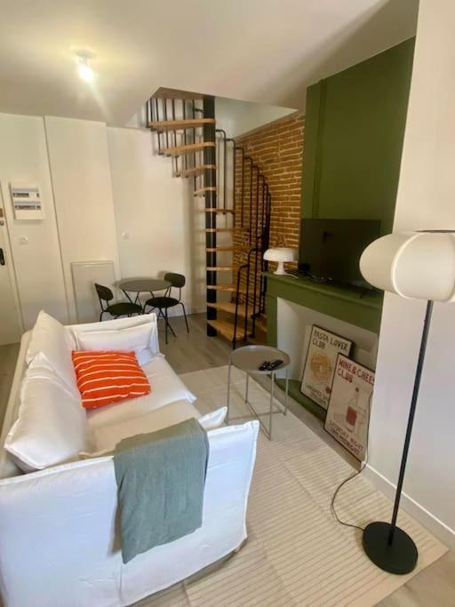 Le 23, Cocon Dans Le Centre Historique Apartment Montauban Exterior foto